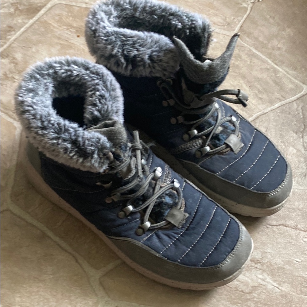 Hey Dude Navy and Gray Fur-Lined Boots
